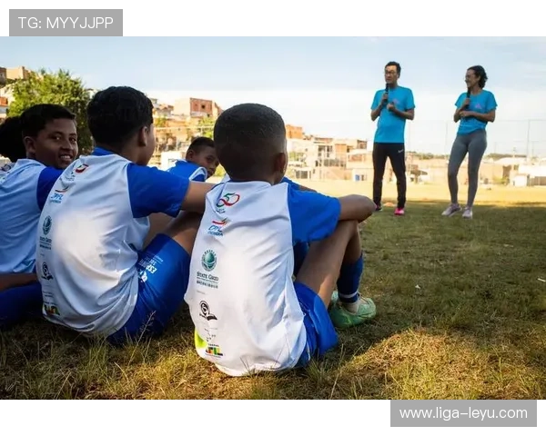 聚焦足球星志展现绿茵英雄风采书写传奇荣耀与激情岁月