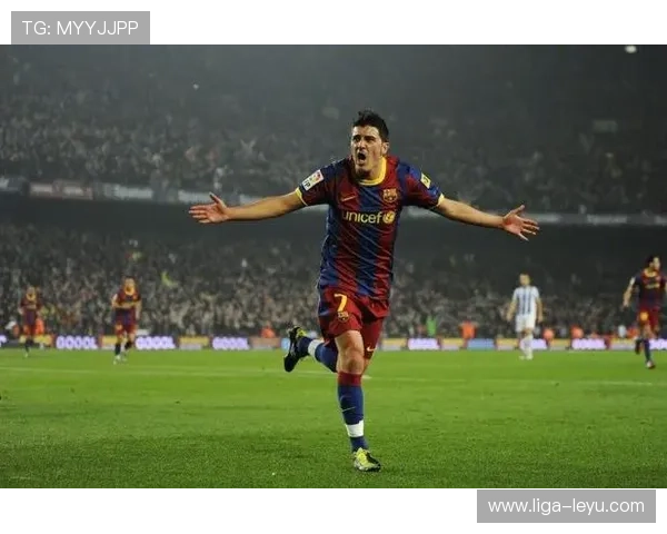 足球之星耀眼时刻：聚焦球场传奇与未来巨星的崛起