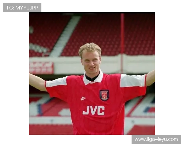 足坛巨星成长之路与荣耀时刻全面解读